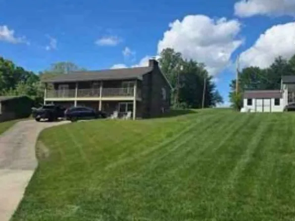 1087 Fox Dr, Russell, KY 41169