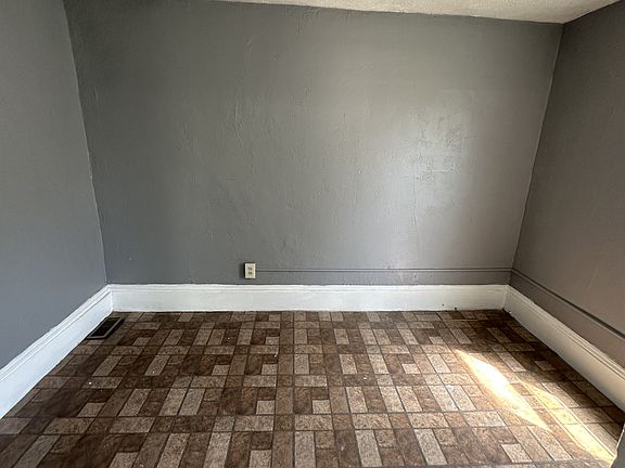 3rd image of 6011 Lansing Ave