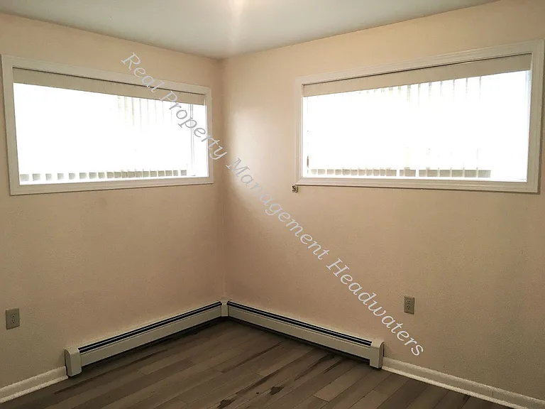 1311 Peosta Ave — Photo 12