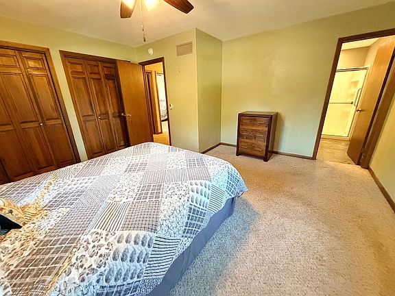 5th image of 903 Pine Ridge Ct