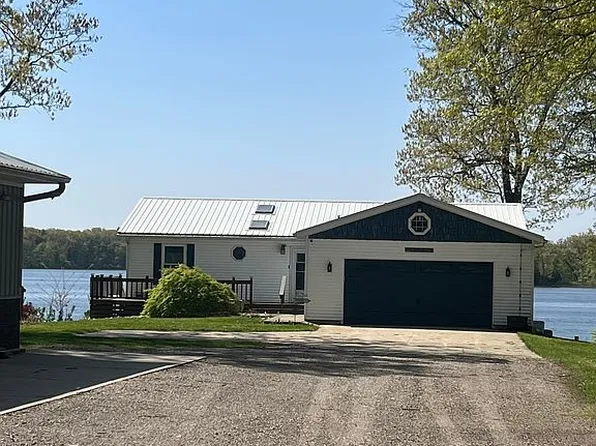 58205 James Dr, Three Rivers, MI 49093