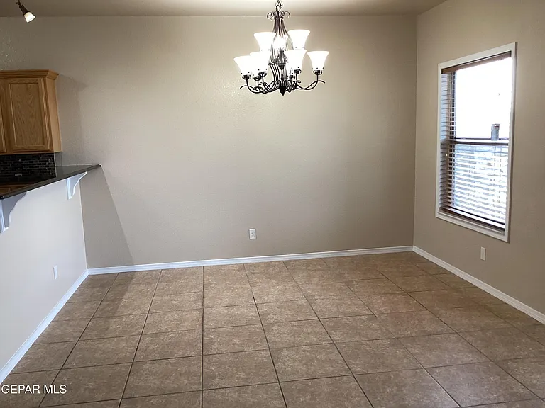 5925 Speyside Dr — Photo 9