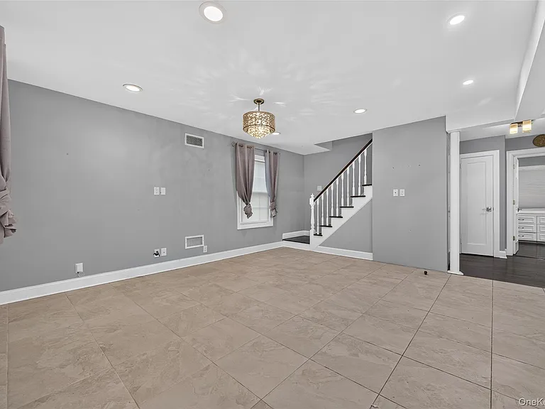 175 Wardwell Rd — Photo 5