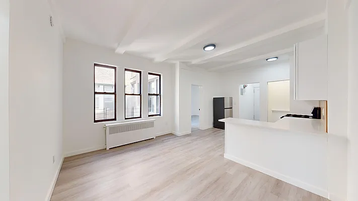 Rented by Bond New York | media 12