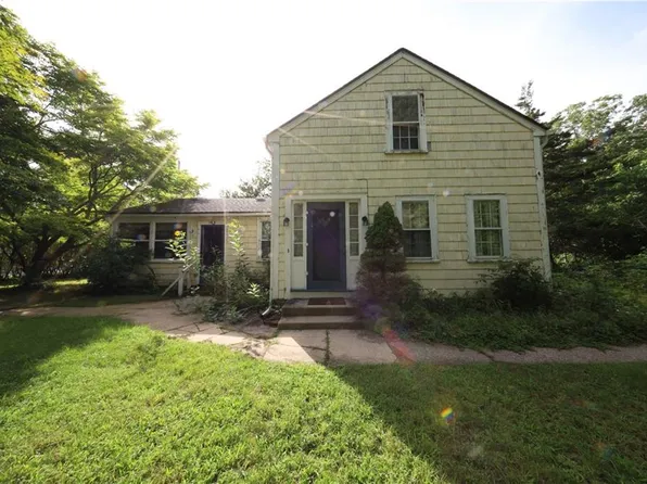 77 Winter St, South Kingstown, RI 02879