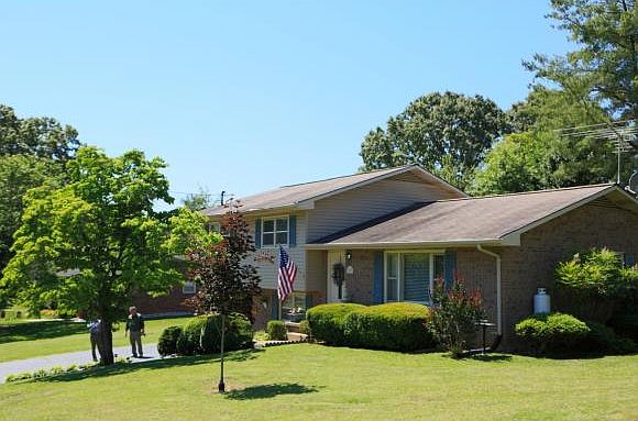 1st image of 203 Rainbow Dr