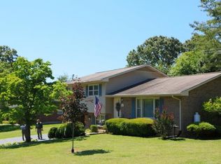 203 Rainbow Dr, Jonesborough, TN 37659