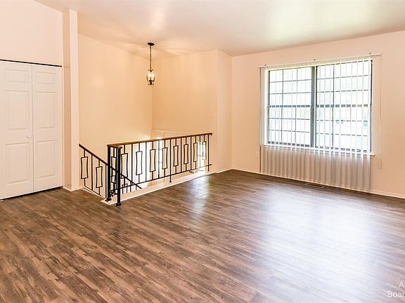 4th image of 8540 Liverpool Ct