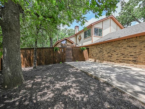 2nd image of 1446 Palmnold Cir W