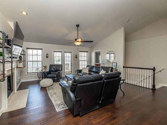 4th image of 2821 Belle Haven Pl