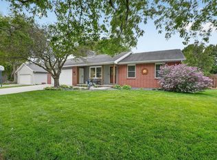 2824 Fandre Dr, Cedar Falls, IA 50613