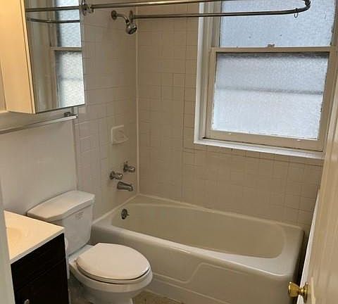 3rd image of 5-13 Witherspoon St #9-3