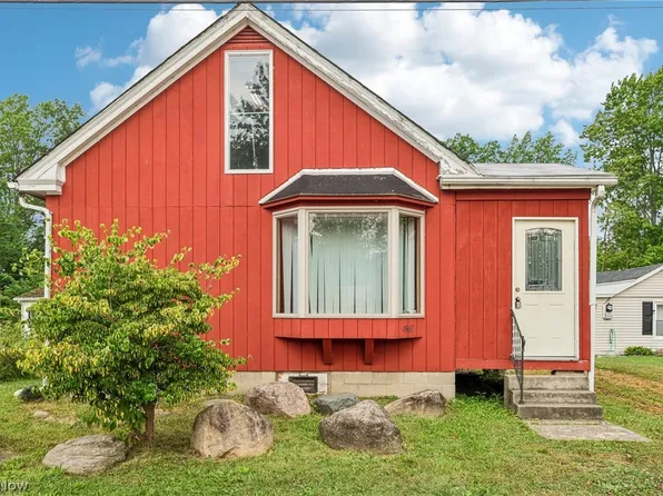 4869 Presidential Ave, Geneva, OH 44041