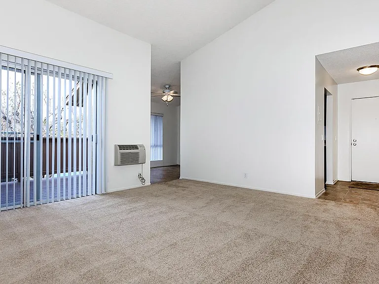 5001 Beach Blvd — Photo 10
