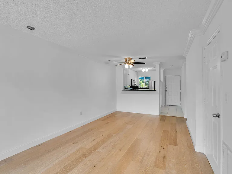 98402 Windward Ave #98402 — Photo 5