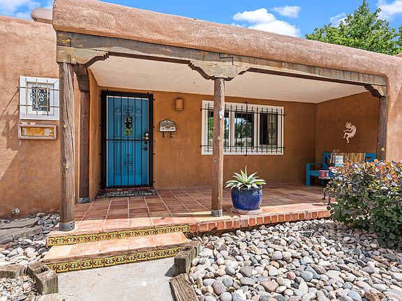 3rd image of 3417 Calle Del Monte NE