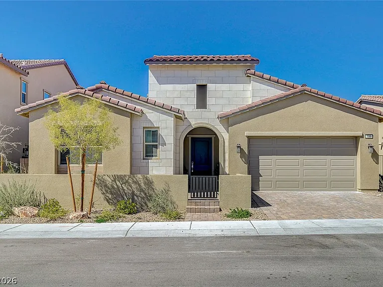 131 Robledo St — Photo 1