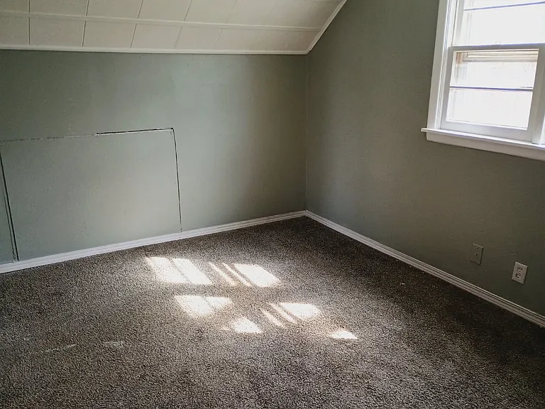 1125 Central Ave N #3 — Photo 6