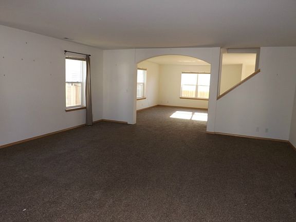 5th image of 19508 105th Avenue Ct E