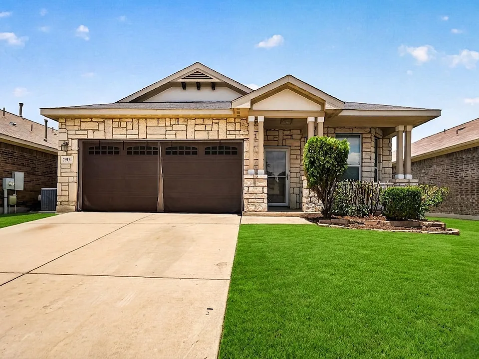 7915 Cenote Dr