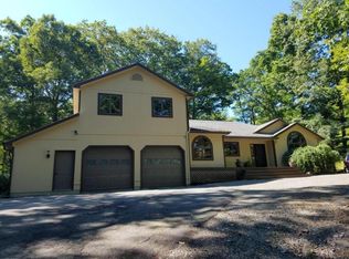 198 Fire Tower Rd, Milford, PA 18337