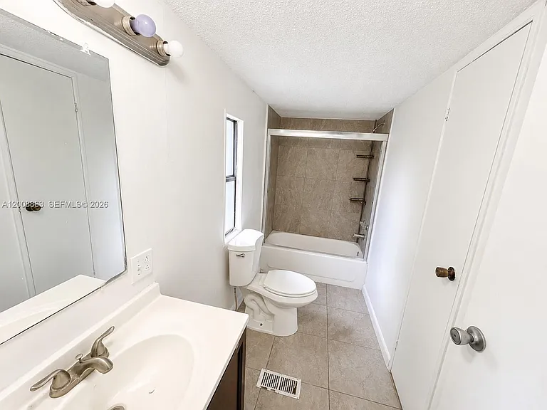 3028 SW 50th St #0 — Photo 9