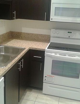 3rd image of 911 E Ponce De Leon Blvd APT 604