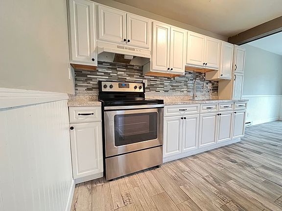 4th image of 5 Brookside Dr APT A