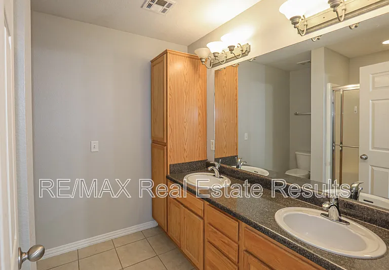3711 SW Hansom Loop — Photo 16