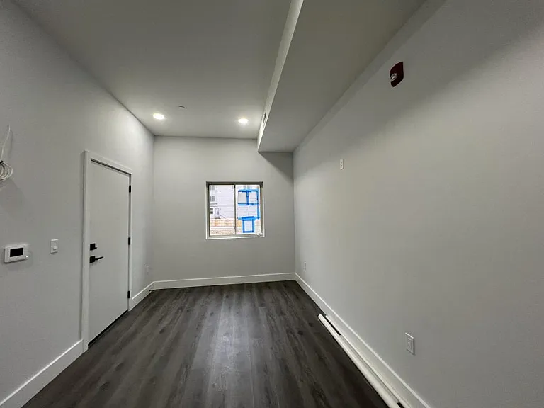 2439 N Marshall St — Photo 12