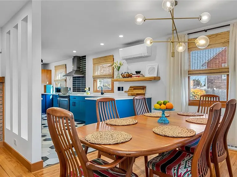 1 Collins Ter — Photo 9