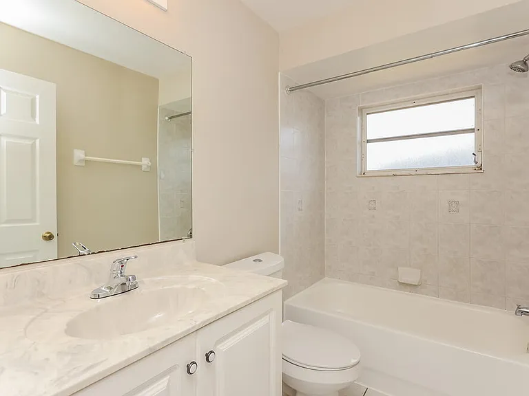 2210 SE 15th St — Photo 15