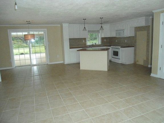 2nd image of 148 Willis Ln