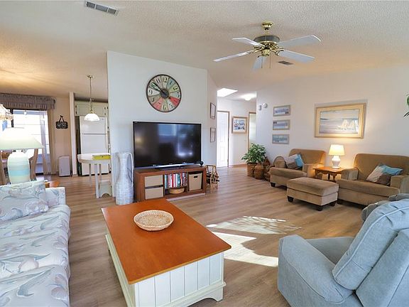 3rd image of 208 Hibisco Dr