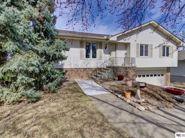2202 Lucille Dr, Bellevue, NE 68147