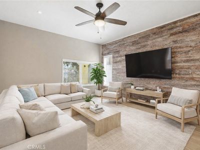10105 S Main St, Los Angeles, CA, 90003