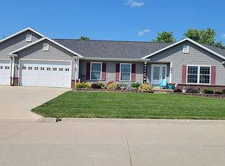 903 Meadow Ridge Dr, Clarinda, IA 51632