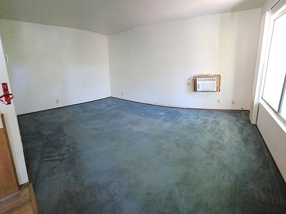3rd image of 2661 Lakeshore Blvd APT C