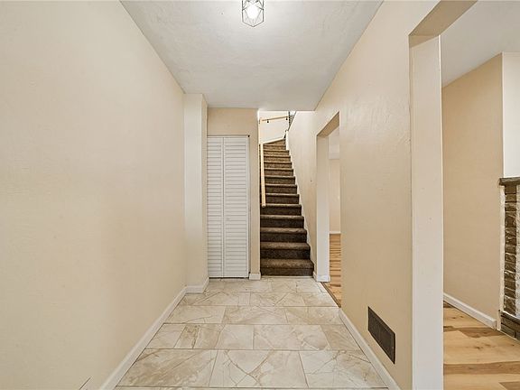 2nd image of 3942 Vinceton St