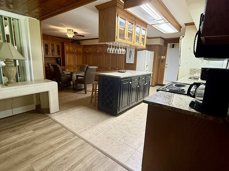 1040 Berwick Trl — Photo 6