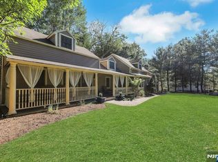 7 Snyder Ave, Ramsey, NJ 07446