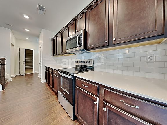 3rd image of 7425 Garrett Ct