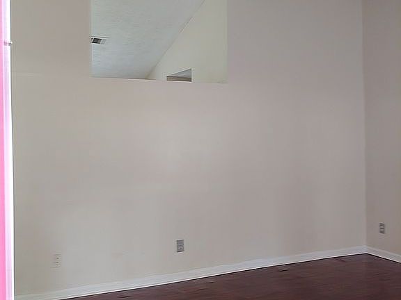 5th image of 294 Chase Woods Cir