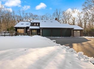 160 Butlertown Rd, Waterford, CT 06385