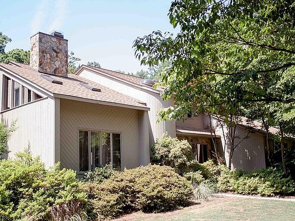 2nd image of 3707 Wedgedale Pl
