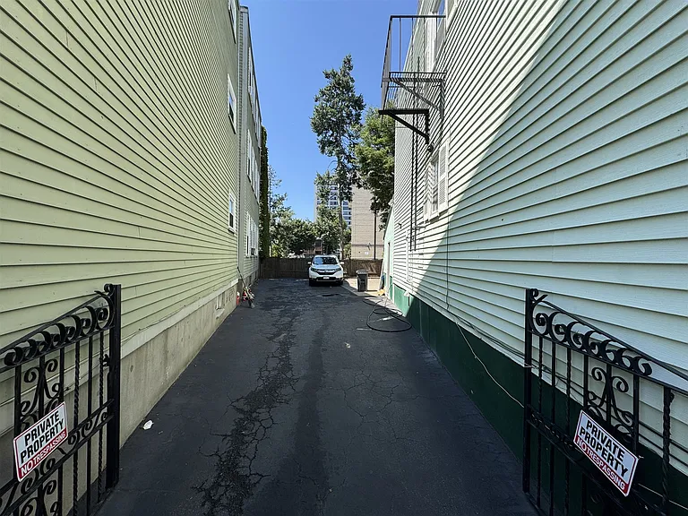 21 7th St — Photo 10