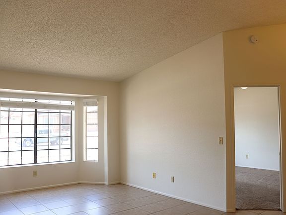 5th image of 3377 Thunderbird Dr