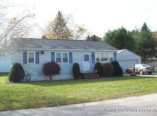 16 Orchard Cir, Lewiston, ME 04240