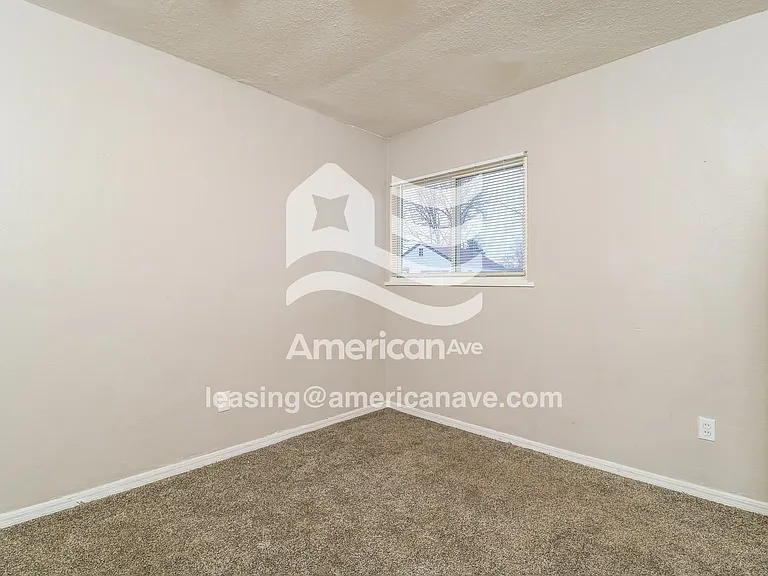 1049778_013_wm_-_bedroom_13388141.jpg
