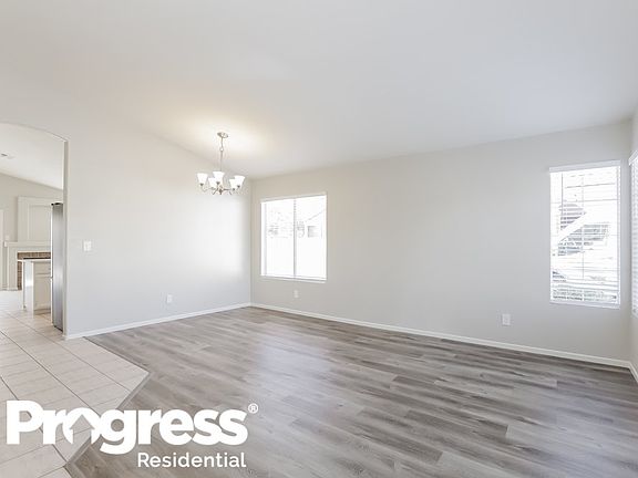 3rd image of 4437 Summer Glen Ln